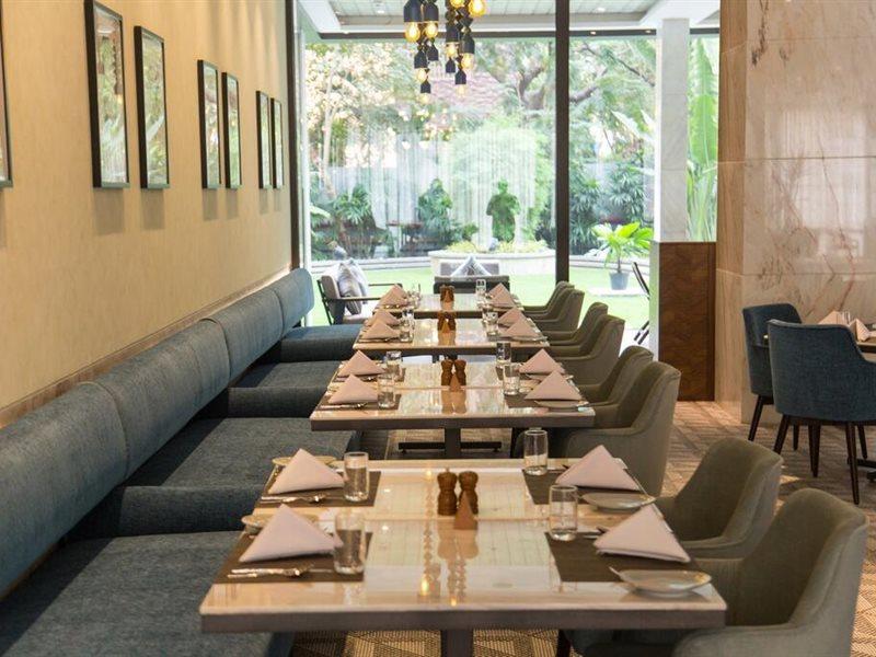 Radisson Blu International Airport Hotel 5*