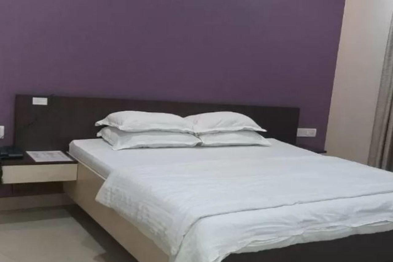 Pals Hotel 2*