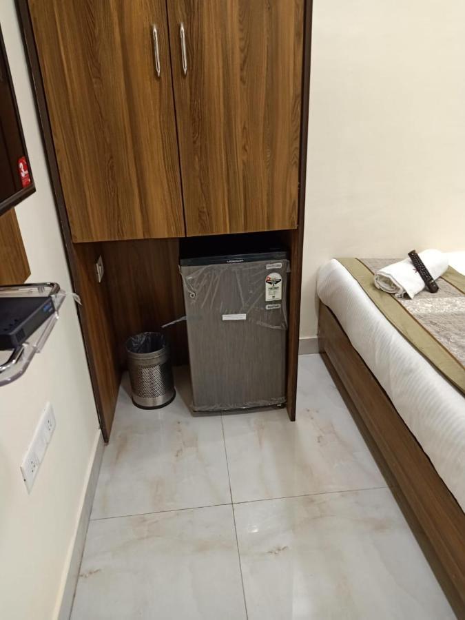 Ashyana - Near To Grant Road Station Hotel