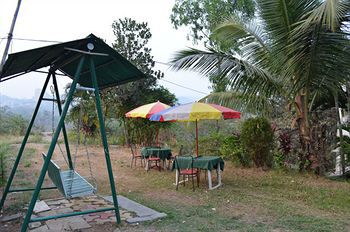 Hill View Hotel 2*