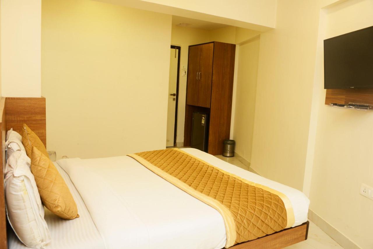 Hotel Ashyana - Near To Grant Road Station
