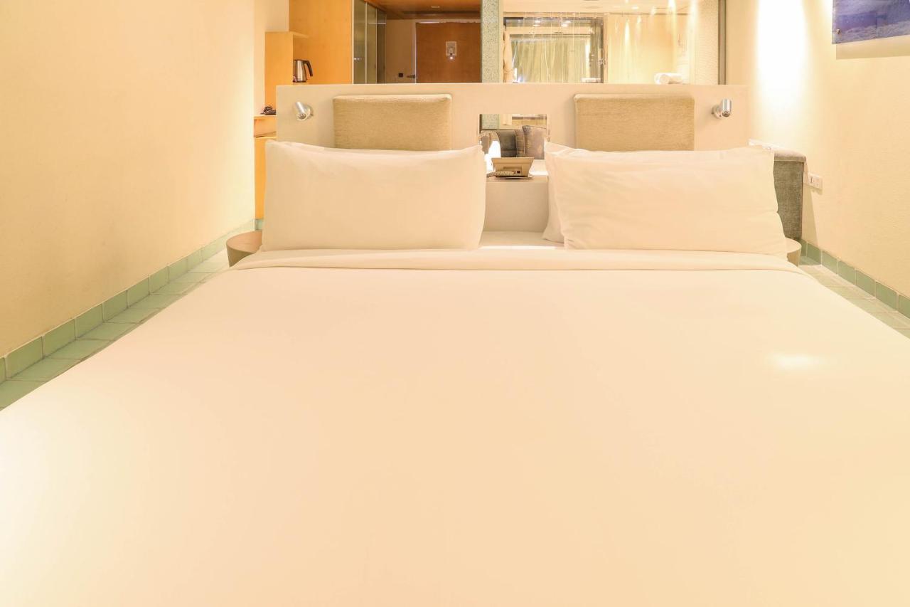 Waterstones Hotel 4*