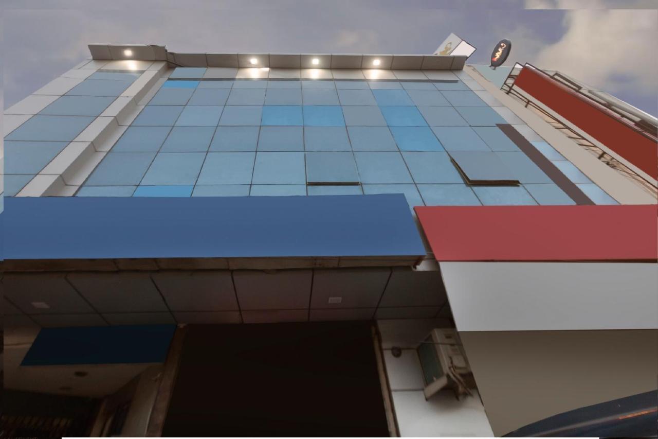 Oyo 77182 Sea Rock Hotel