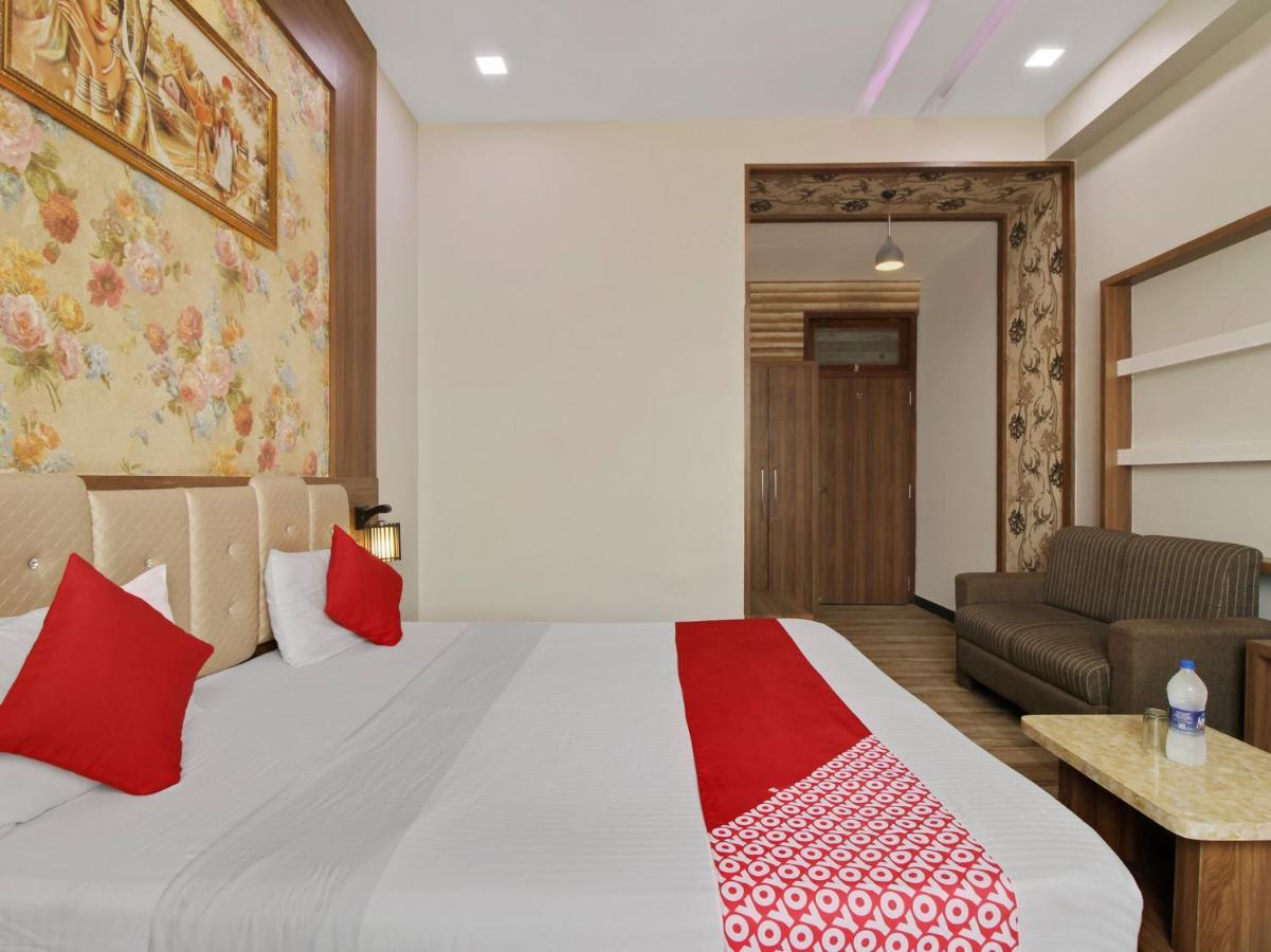 Oyo Mum2165 Golden Star Hotel Mumbai