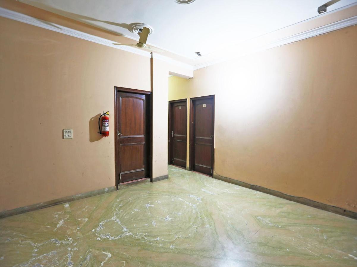 Oyo Mum2165 Golden Star 3* Mumbai