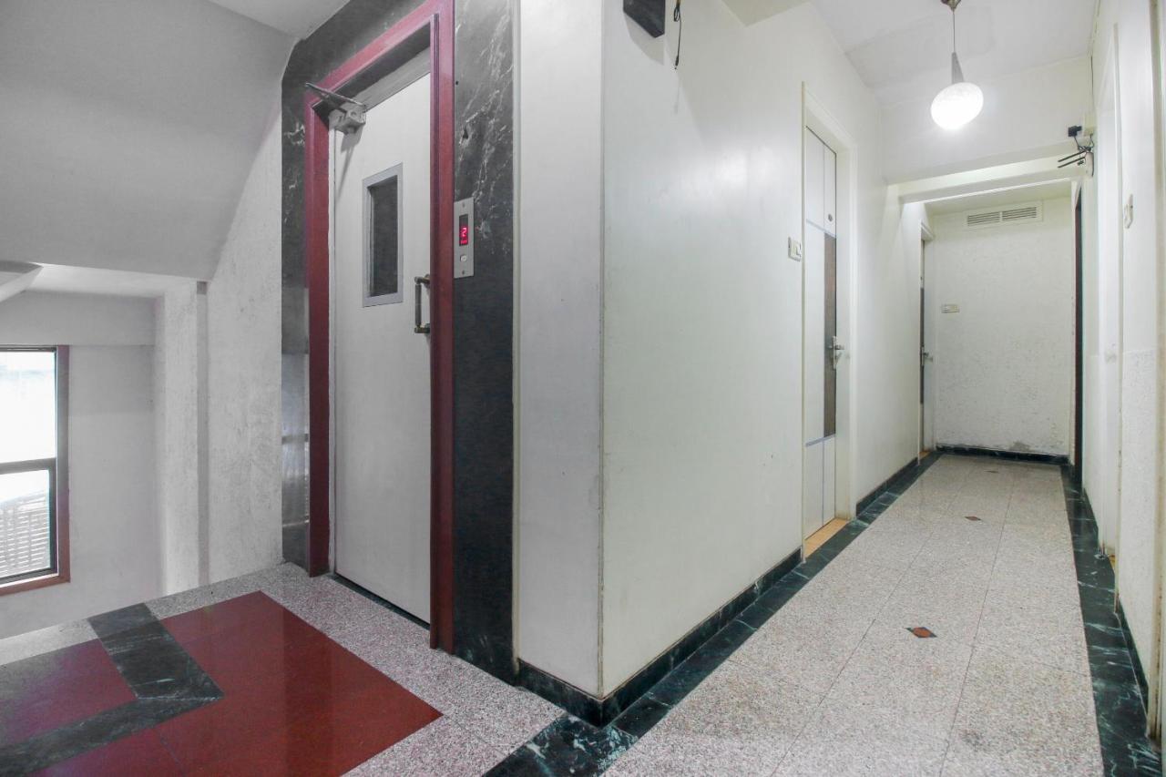 Vaccinated Staff- Capital O75414 Dream Residency Hotel Mumbai