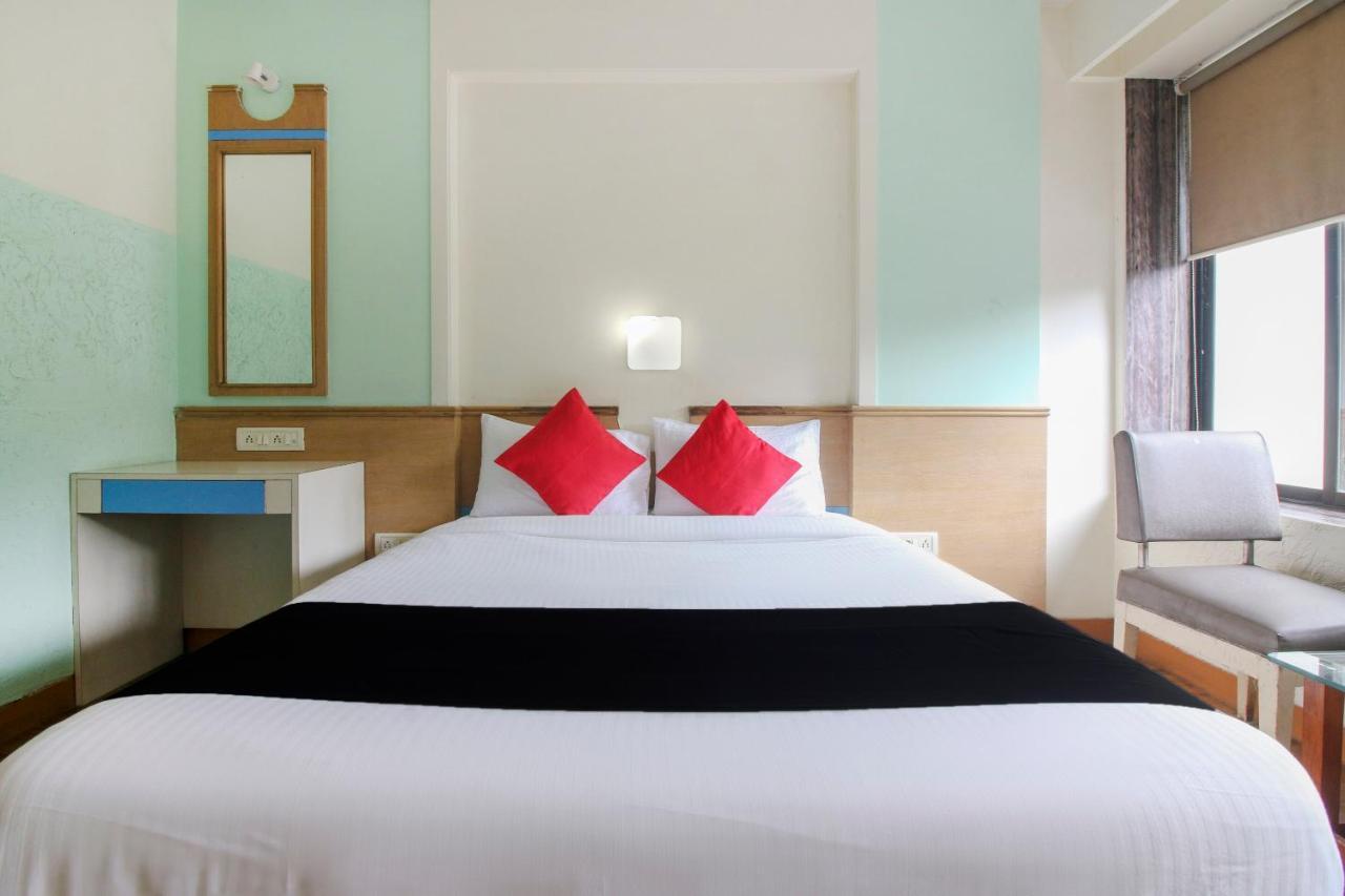Vaccinated Staff- Capital O75414 Dream Residency Hotel Mumbai