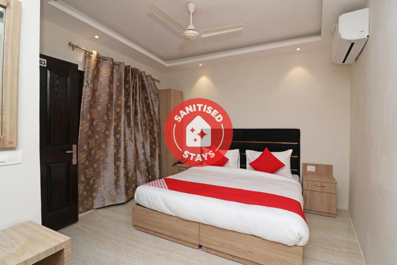 Hotel Oyo 73329 Rk Mumbai