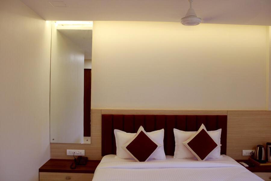 Hotel Saineel 3* Bombaim