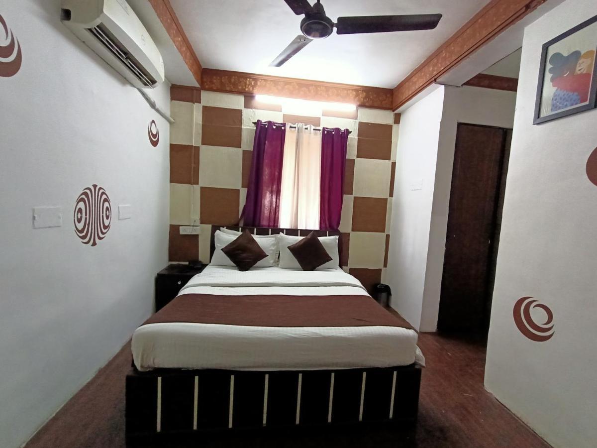 Kalpataru Hometel 3*