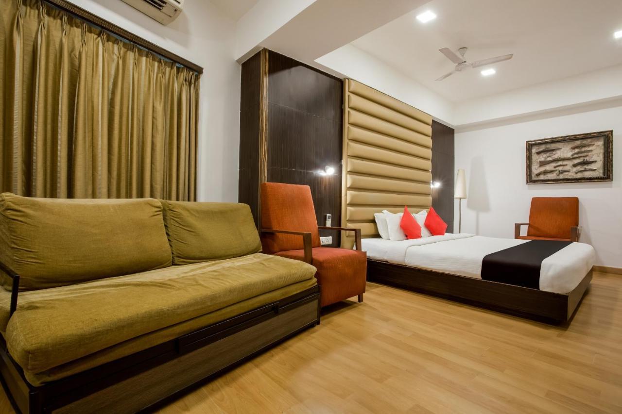 Capital O 33476 Lavender Bough Hotel 3*