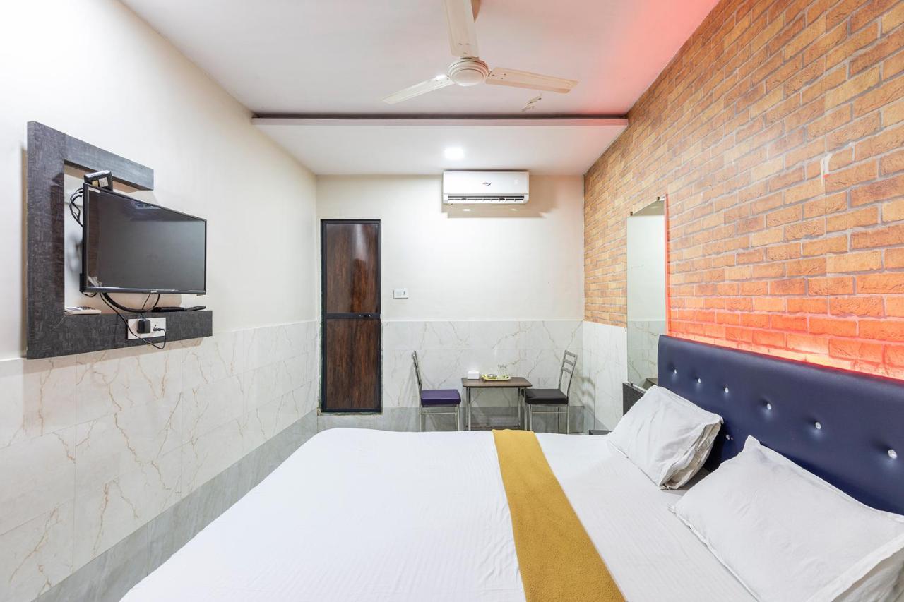 Amrapali Lodging And Boarding