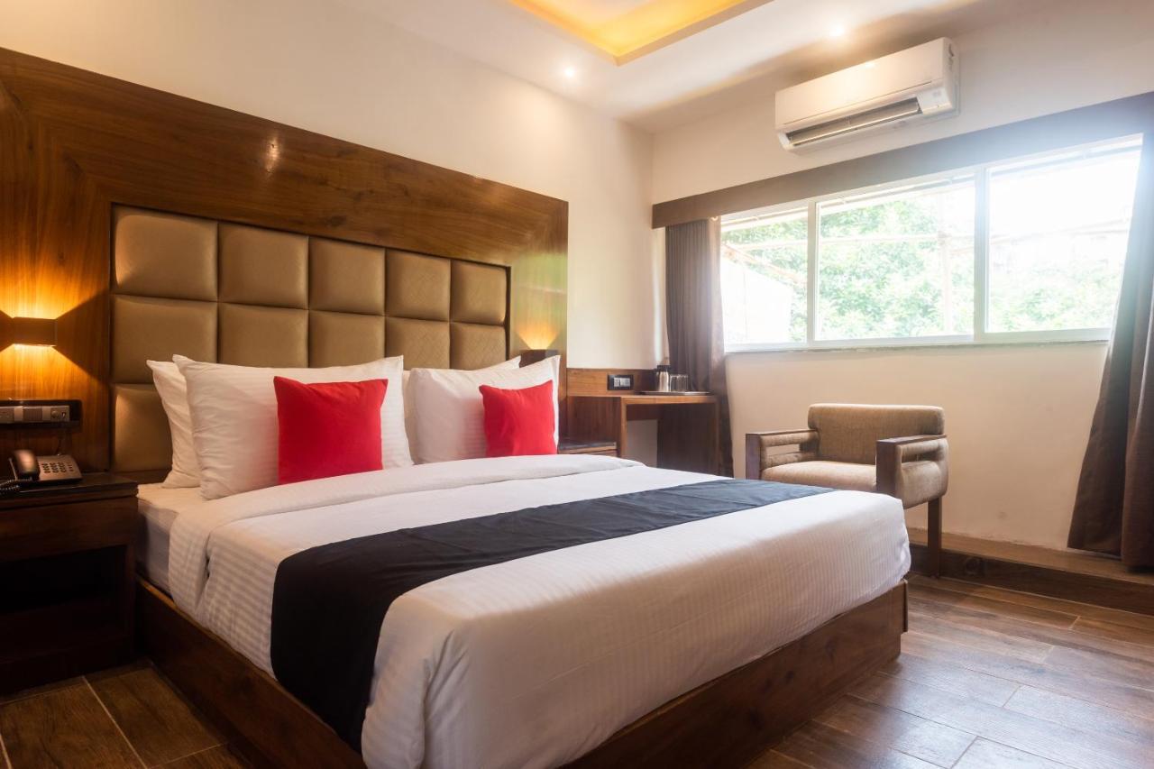 Capital O 43946 Tirumala 3* Bombaim