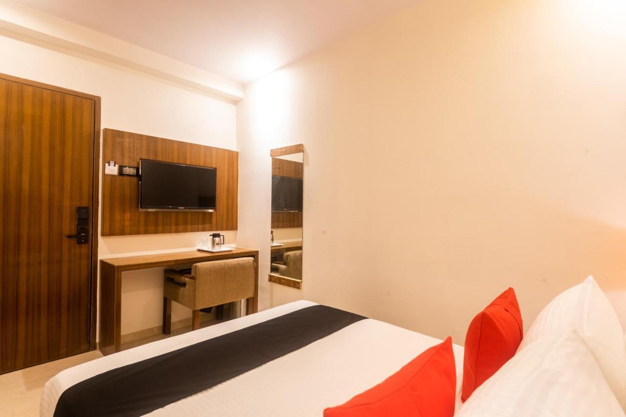 Capital O 43946 Tirumala 3* Bombaim