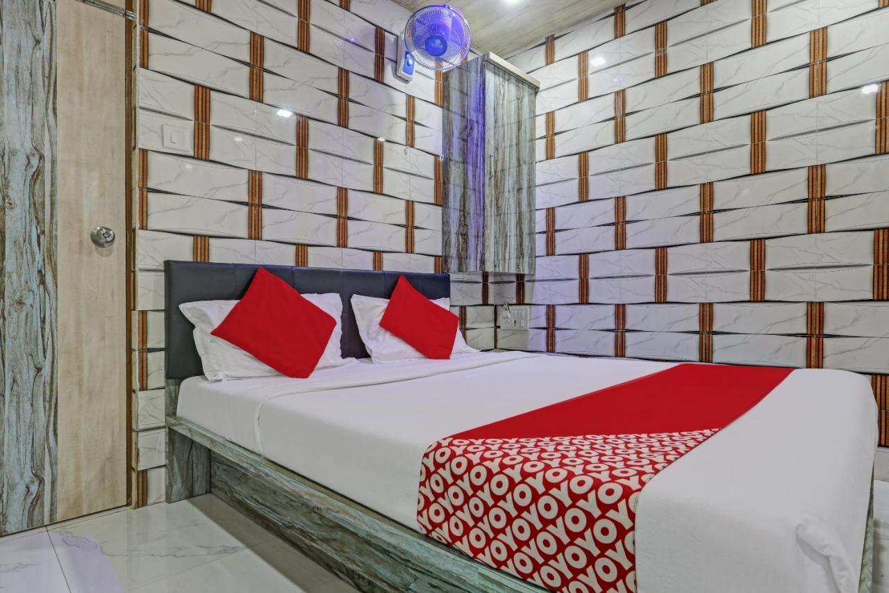 Oyo 82580 Taj Residency Lodging And Boarding Hotel Mumbai