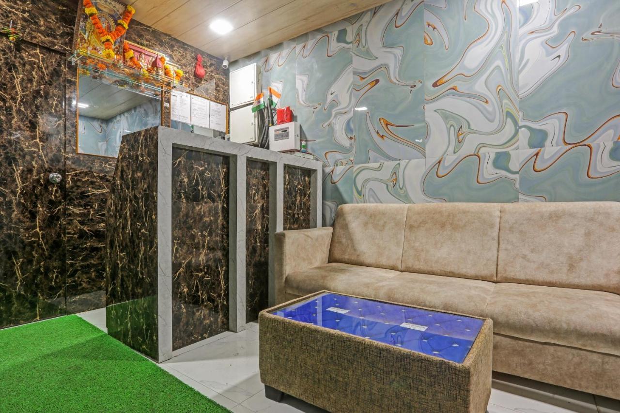 Oyo 82580 Taj Residency Lodging And Boarding Hotel Mumbai