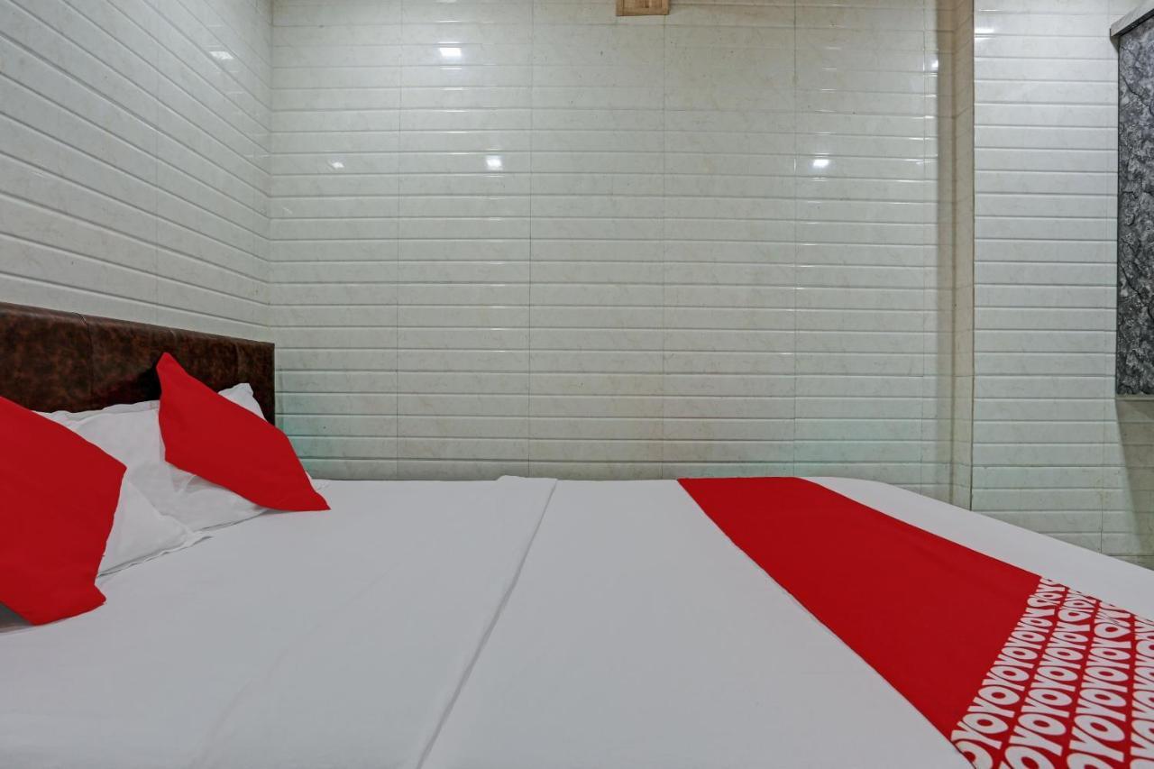 Oyo 82580 Taj Residency Lodging And Boarding Mumbai