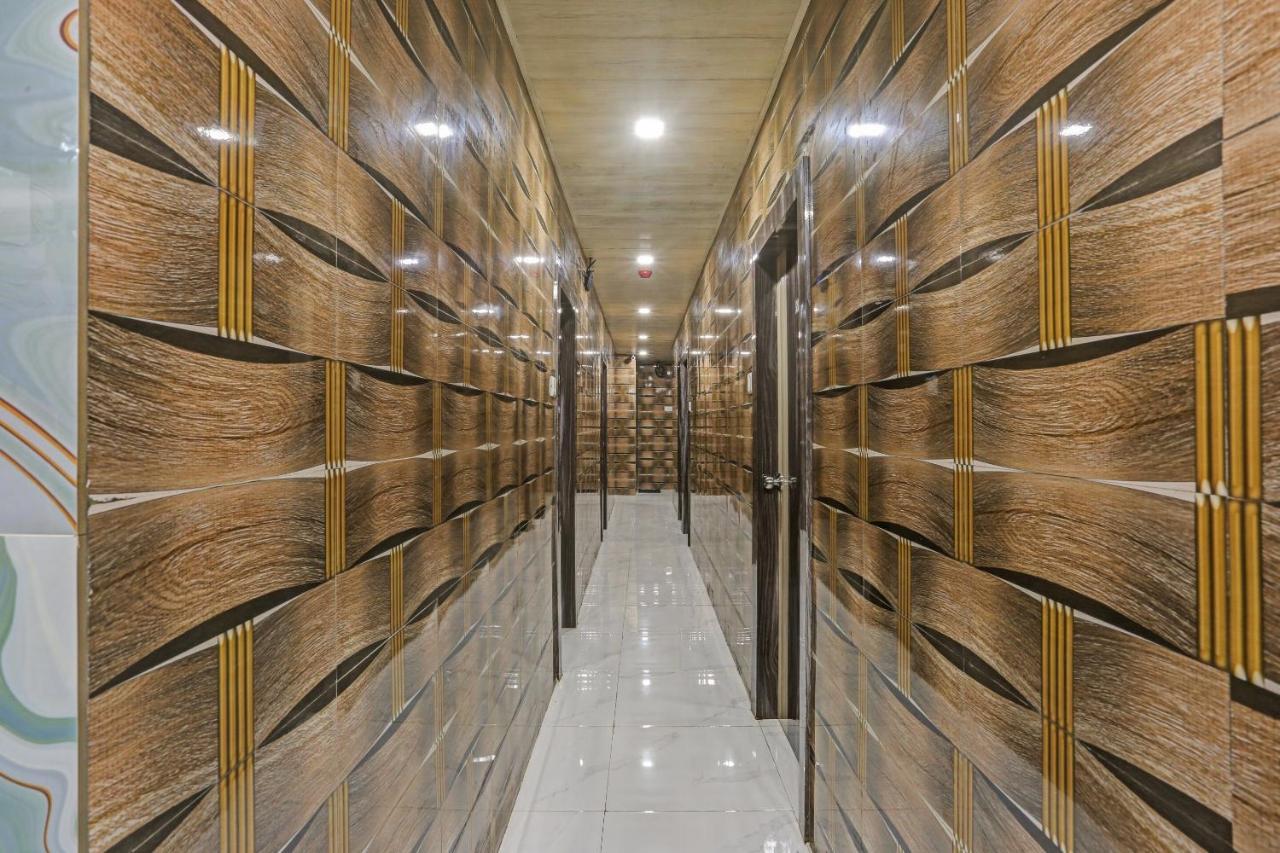 Oyo 82580 Taj Residency Lodging And Boarding Hotel Mumbai