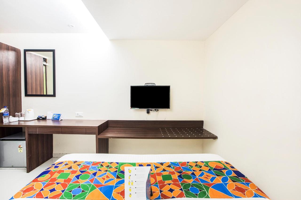 Hotel Fabhotel Regal International 3*