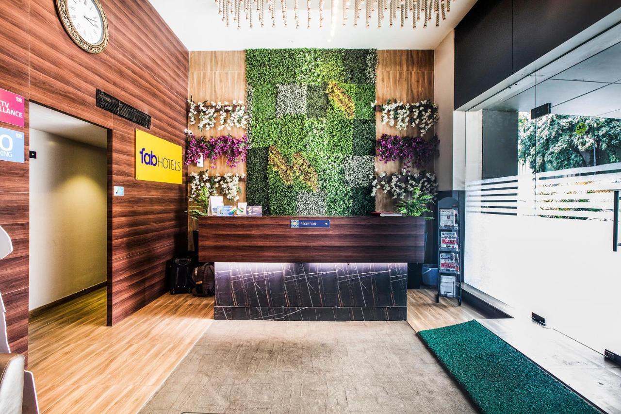 Fabhotel Regal International Hotel