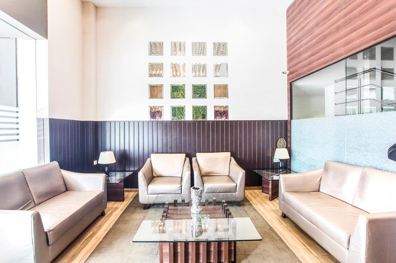 Hotel Fabhotel Regal International