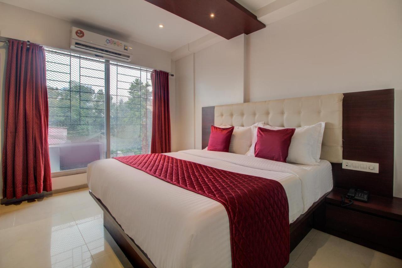 Hotel Malad Opposite Malad Railway Station Bombaim