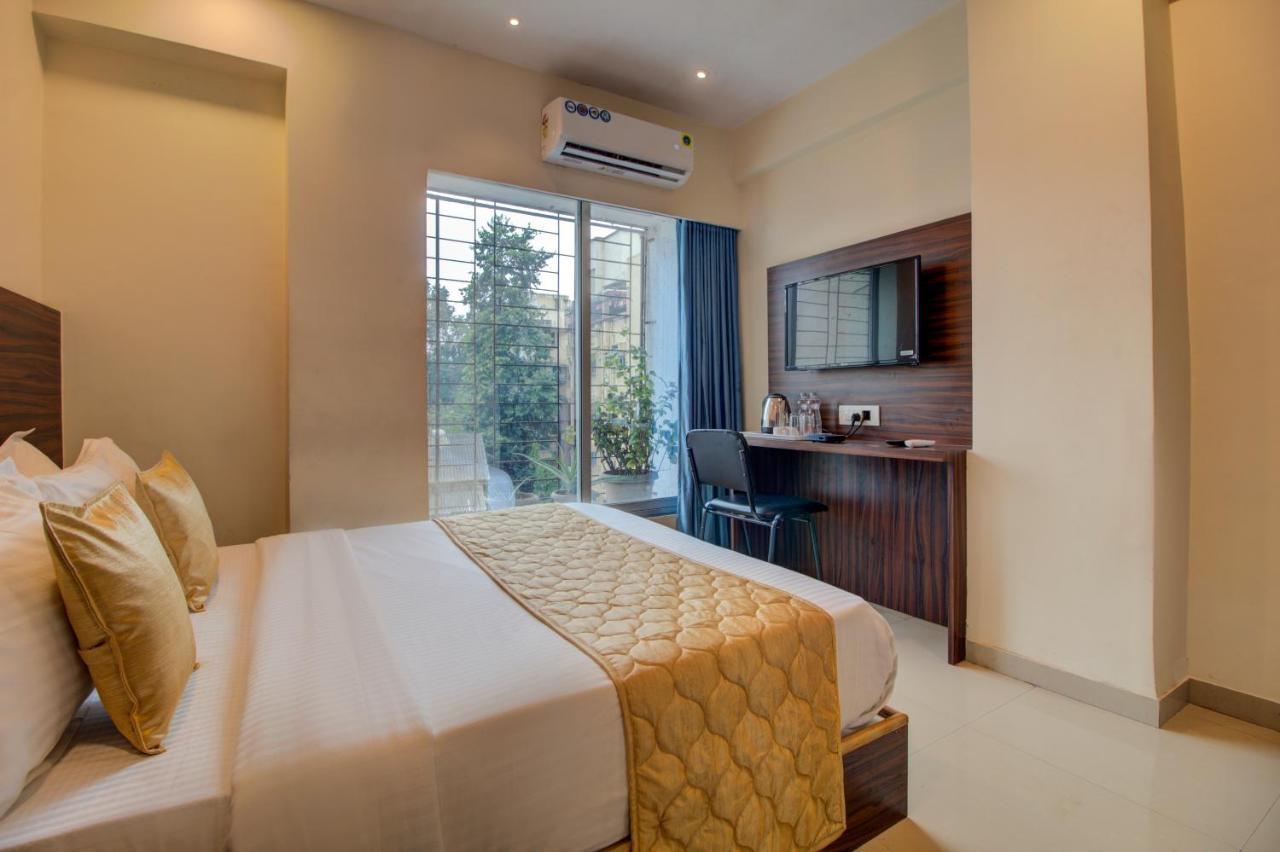 Hotel Malad Opposite Malad Railway Station Bombaim