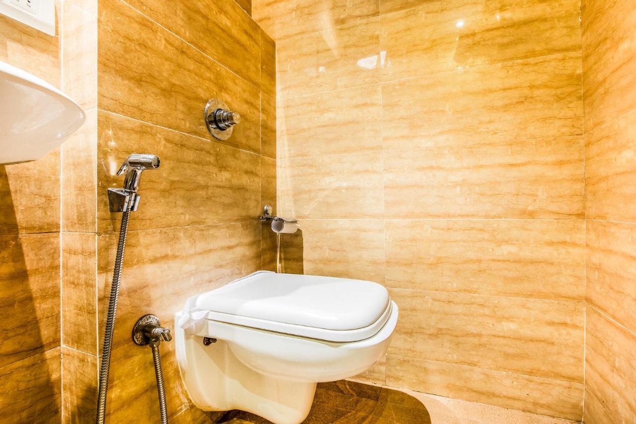Fabhotel Regal International Hotel 3*