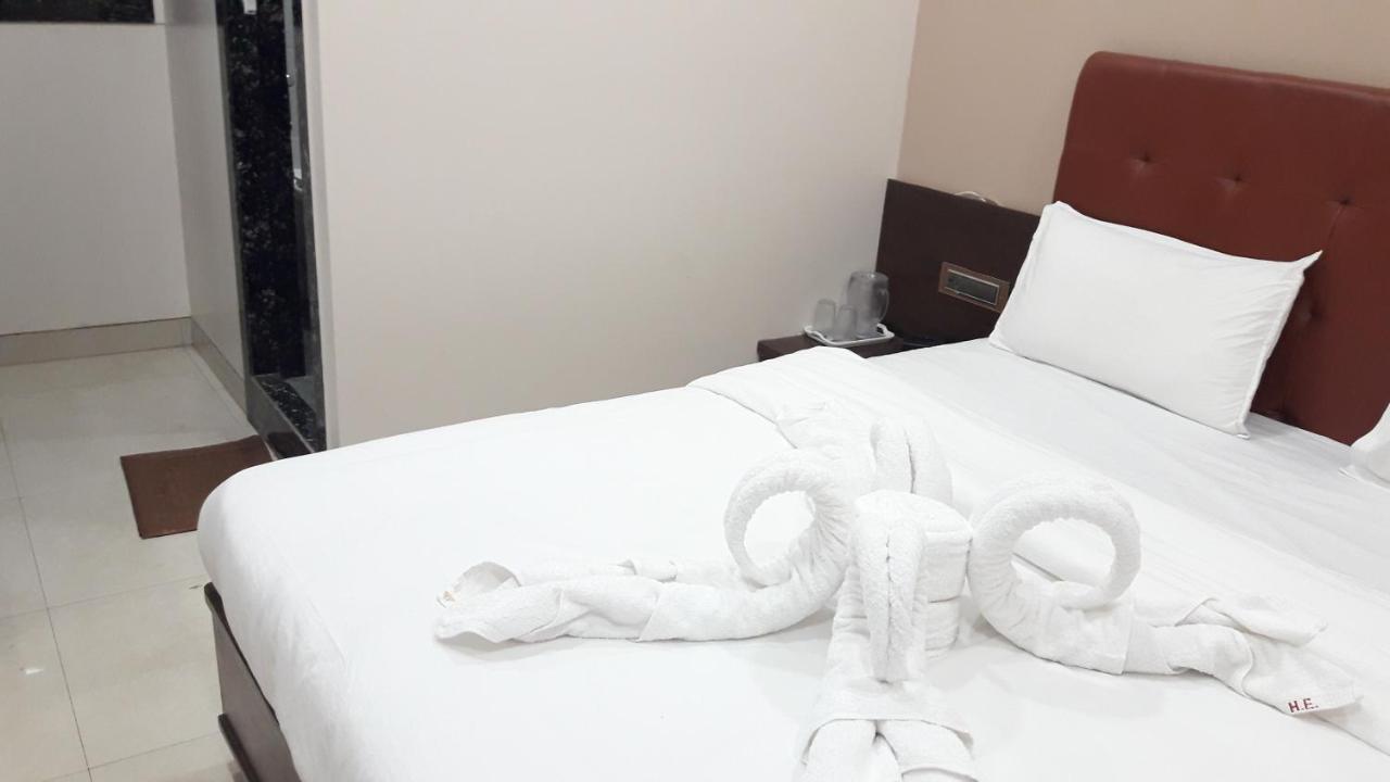 Hotel Shine Hospitality Empire *
