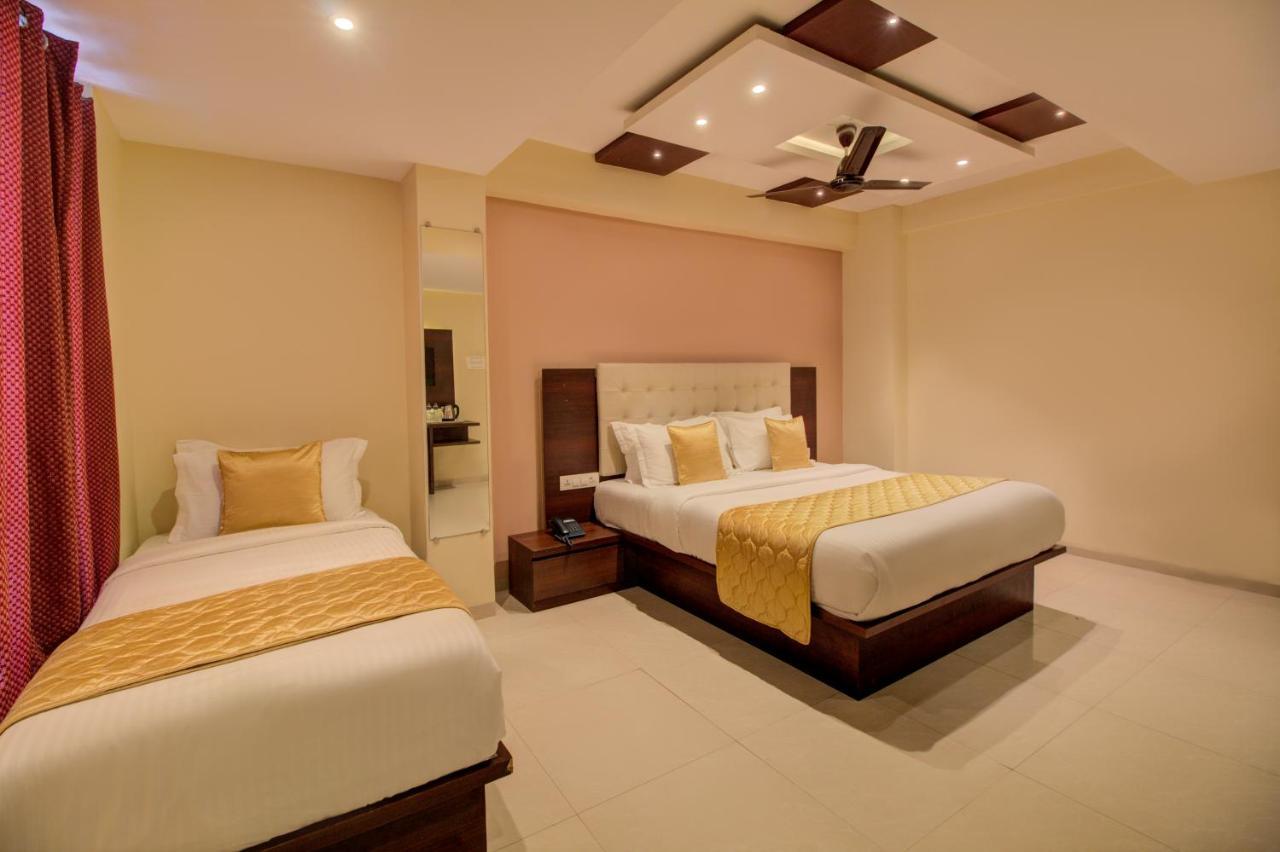 Malad Opposite Malad Railway Station 3* Bombaim