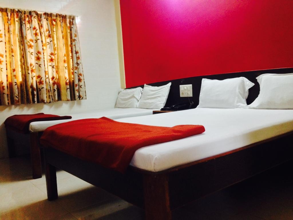 Hotel Metro Plaza Near Barc