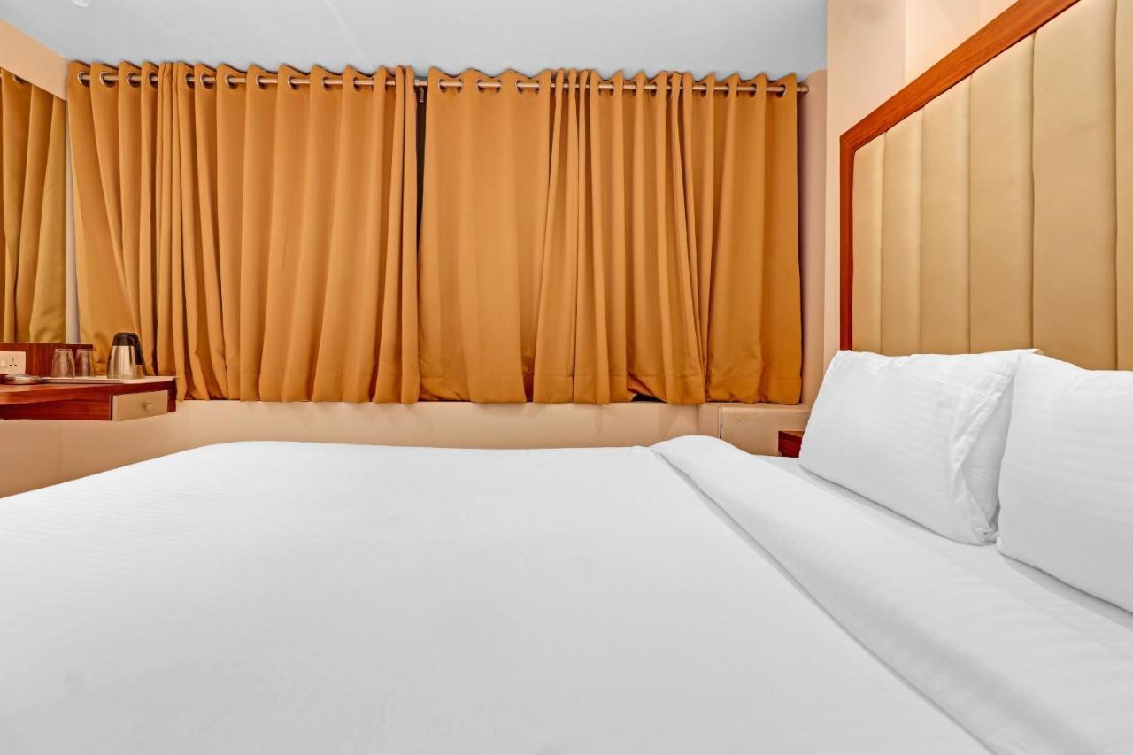Capital O 84240 Galaxy Hotel 3*
