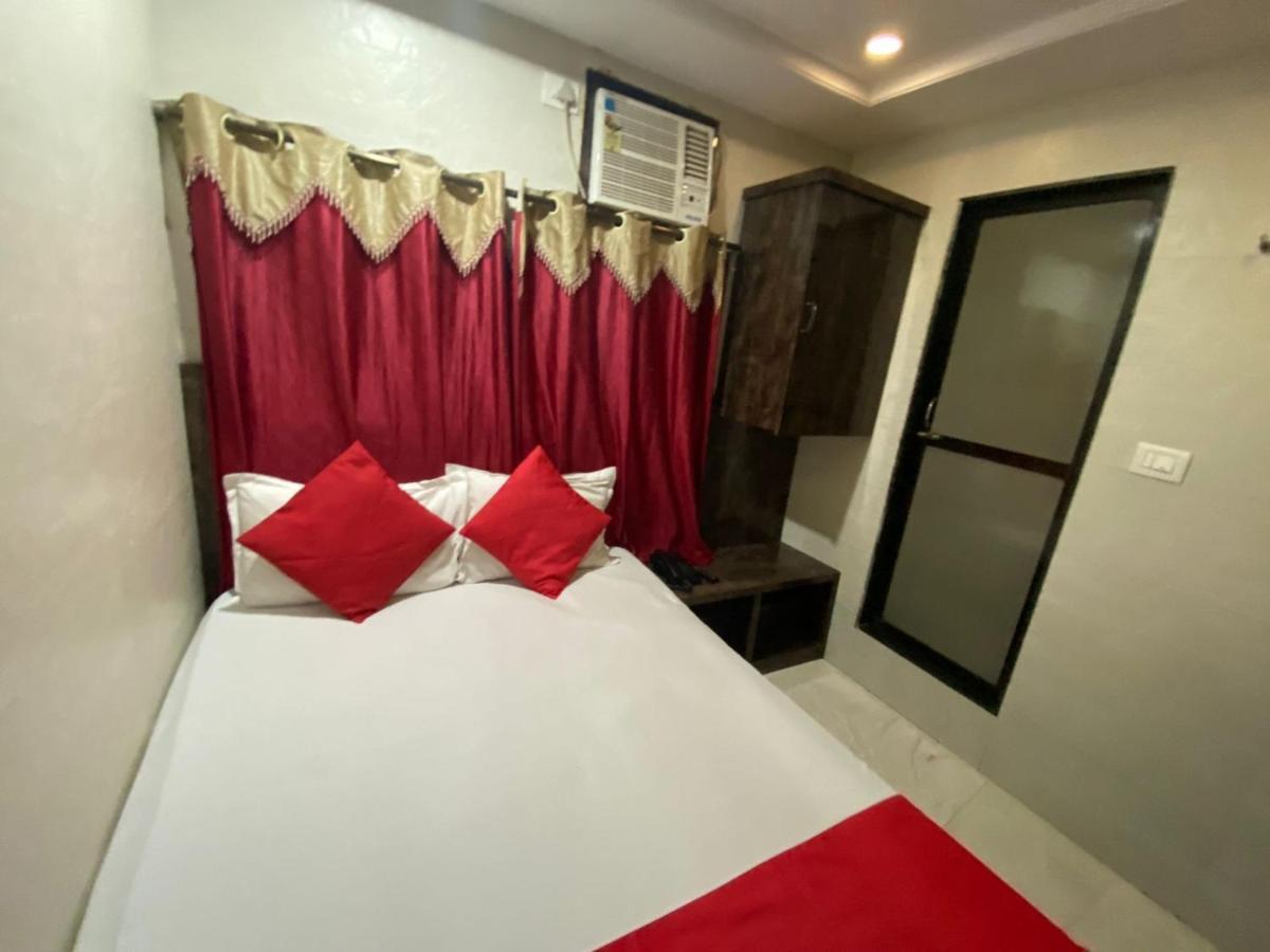 Hotel Paris Residency Next To Dadar Railway Station 2*