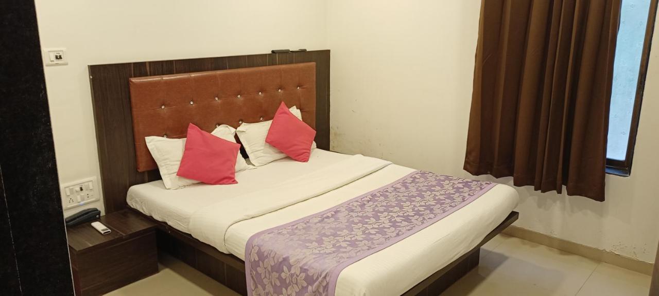 Rr Residency Apartment *