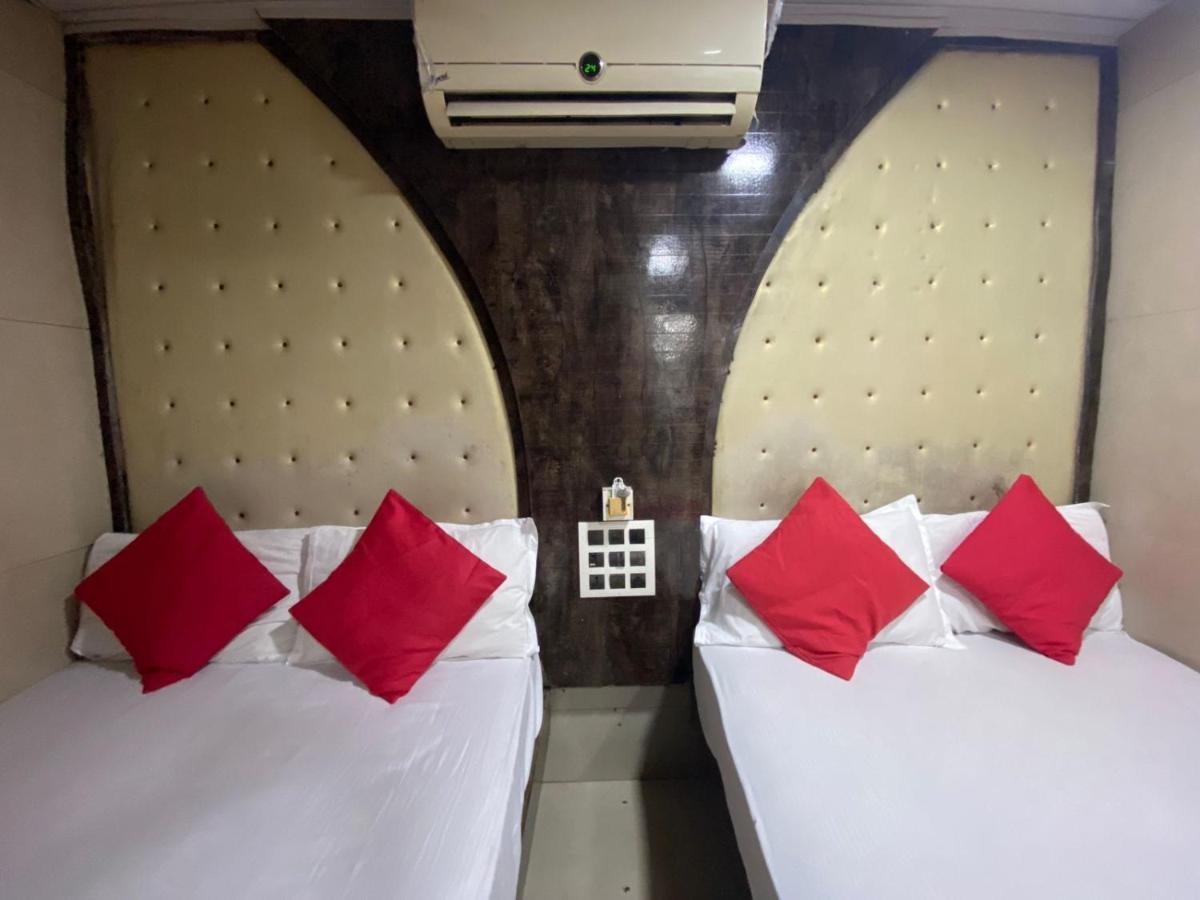 Paris Residency Next To Dadar Railway Station