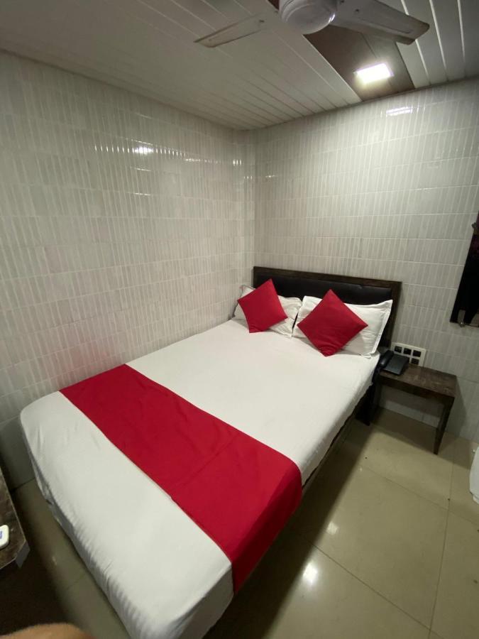 Paris Residency Next To Dadar Railway Station