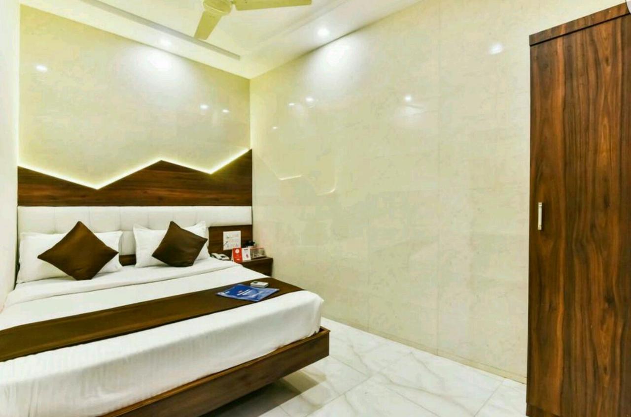 Hotel Palace Residency Near Lokmanya Tilak Terminus Mumbai