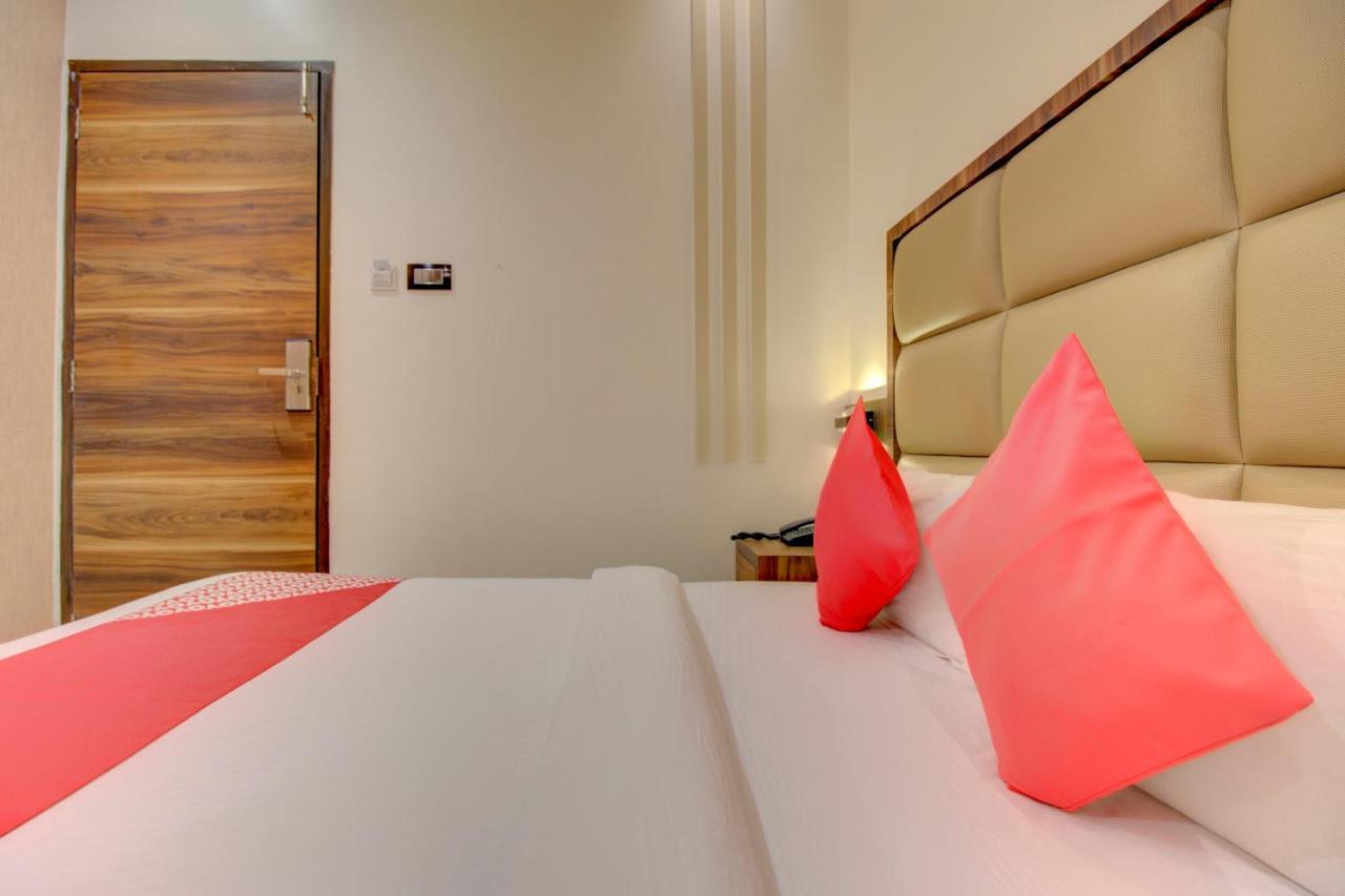 Hotel Oyo 76180 Meriton
