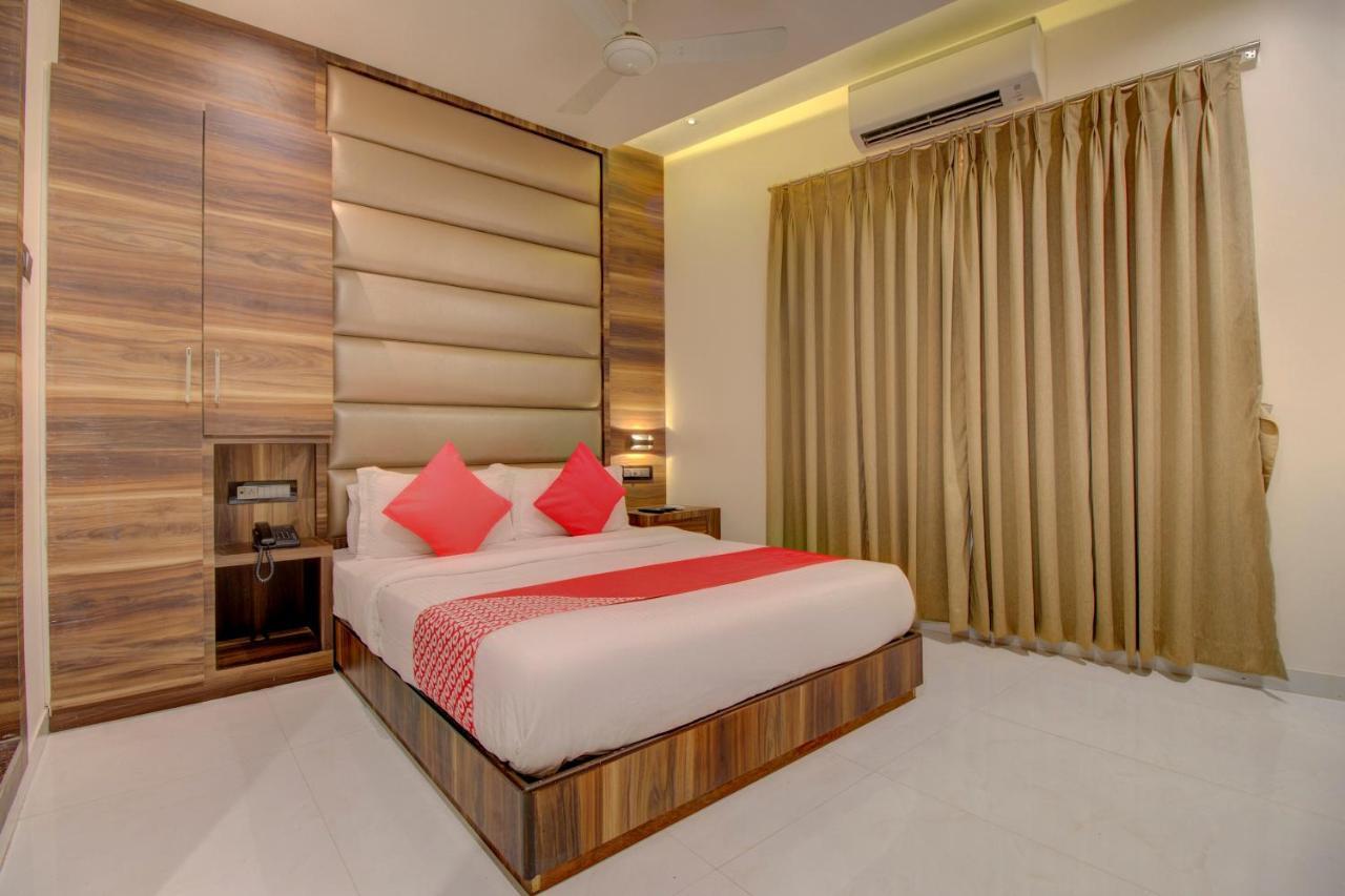 Oyo 76180 Meriton 3*