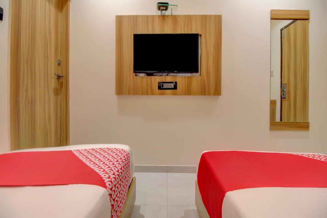 Oyo 76180 Meriton Mumbai