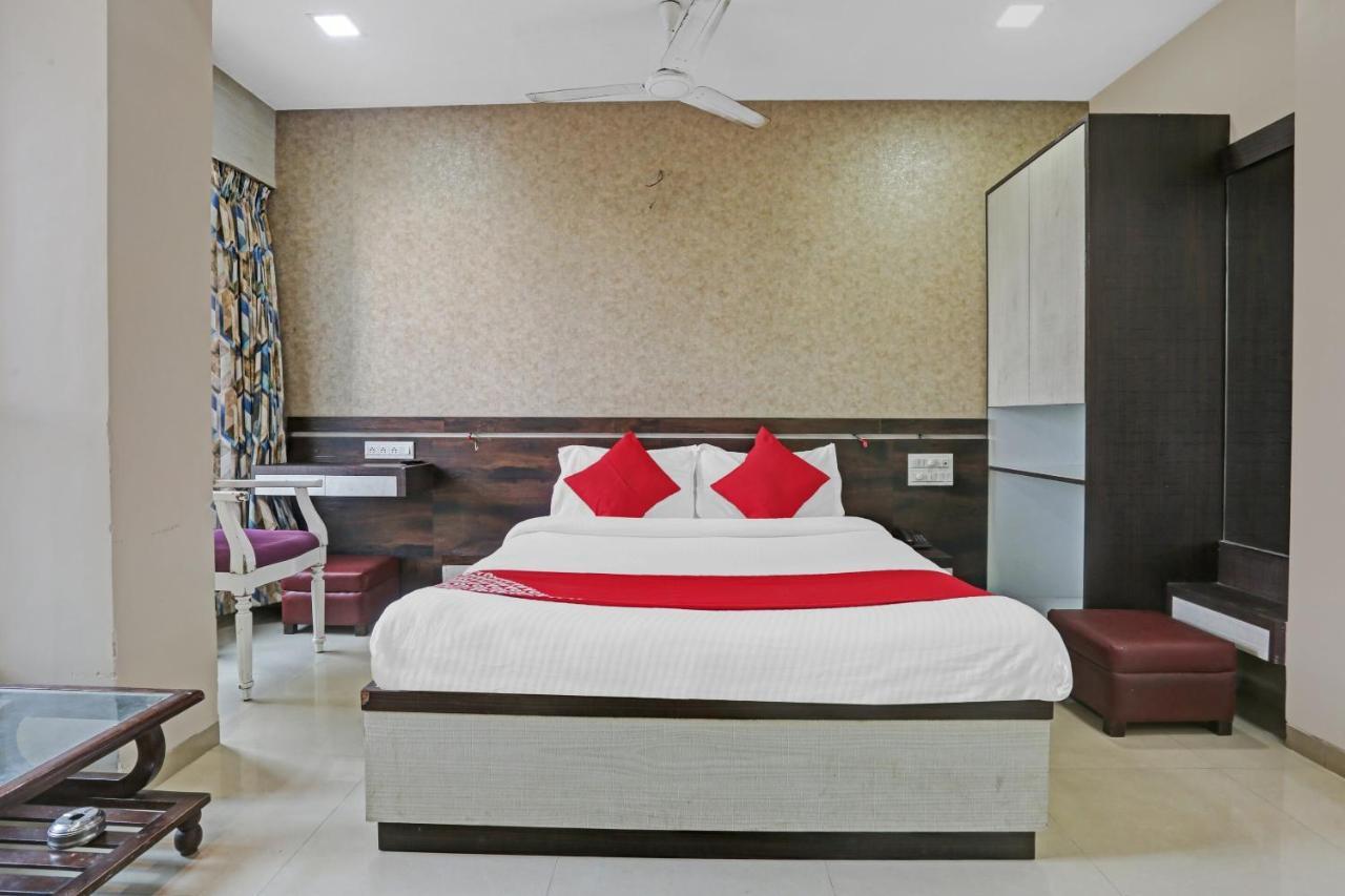 Oyo Flagship 83475 Starlight 3*