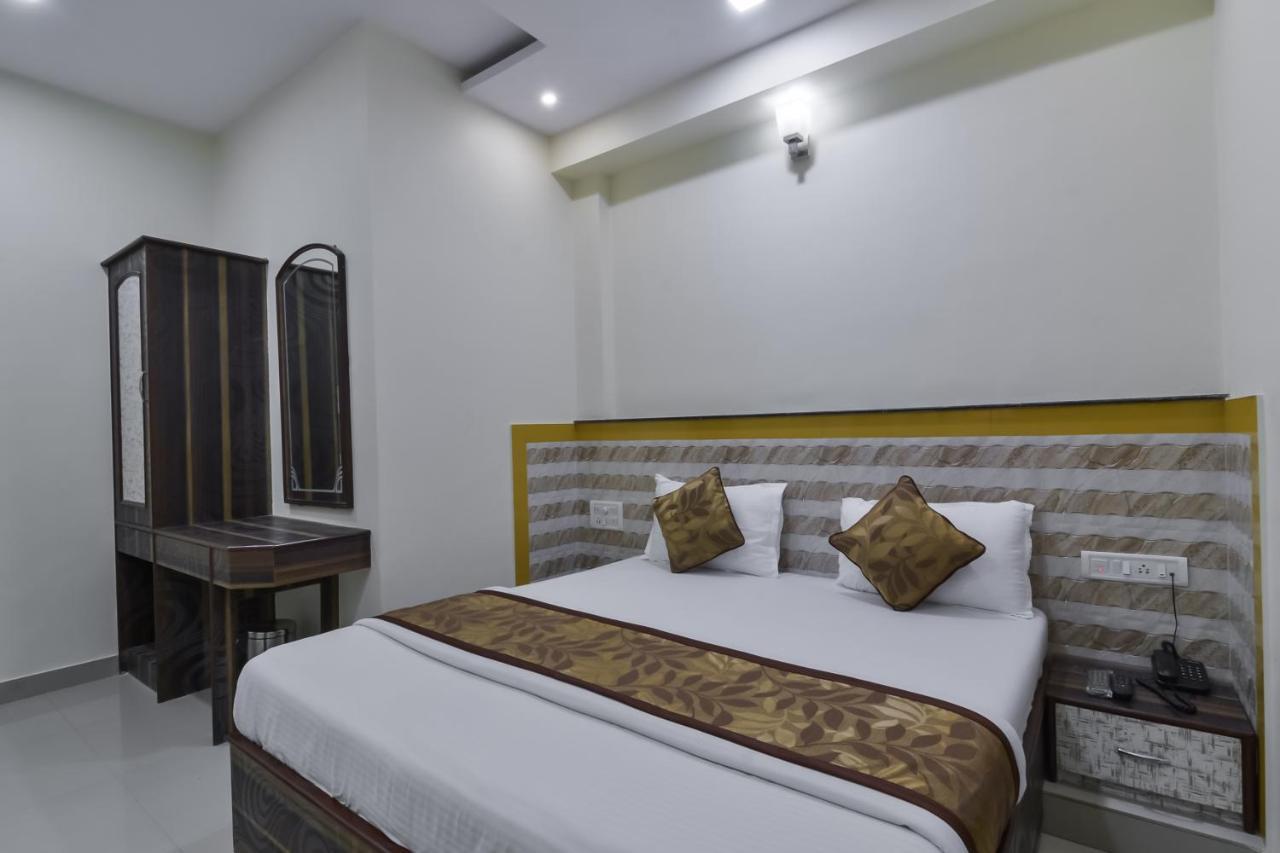 Hotel Aroma- Dadar 3*