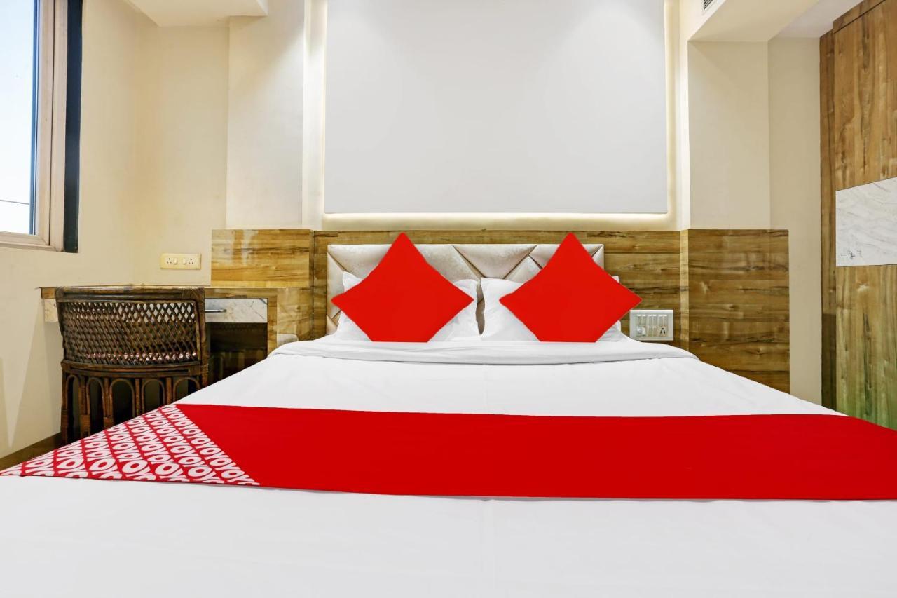 Oyo 85290 Milona Service Hotel Mumbai