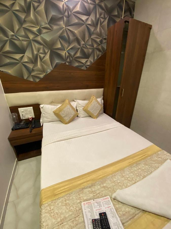 Hotel Palace Residency Near Lokmanya Tilak Terminus Mumbai