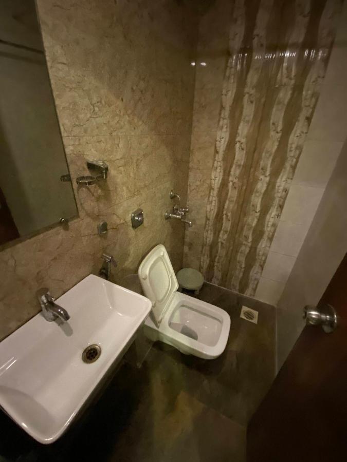 Palace Residency Near Lokmanya Tilak Terminus