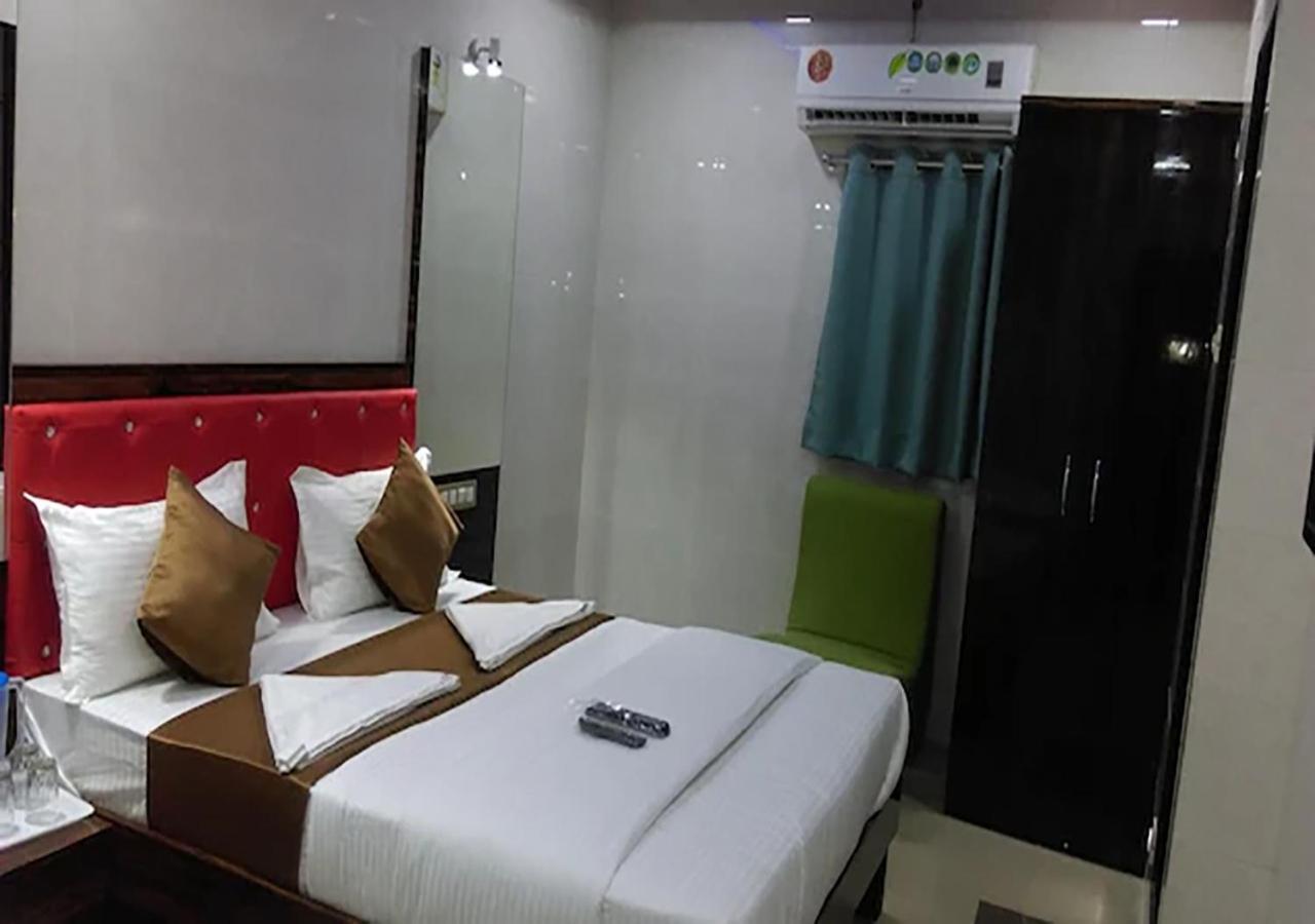 Hotel Plaza- Near Byculla Railway Station