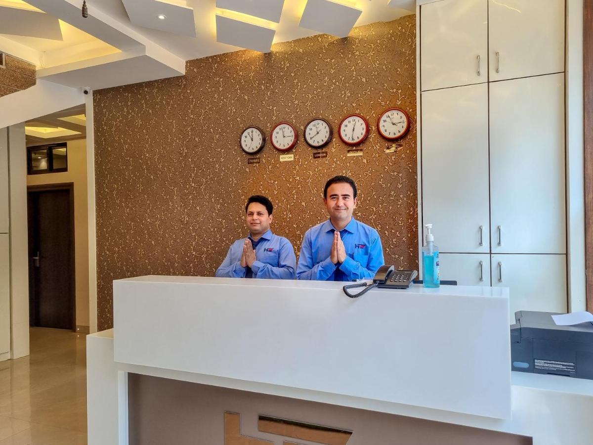 Empire - Near International Airport Hotel 3*