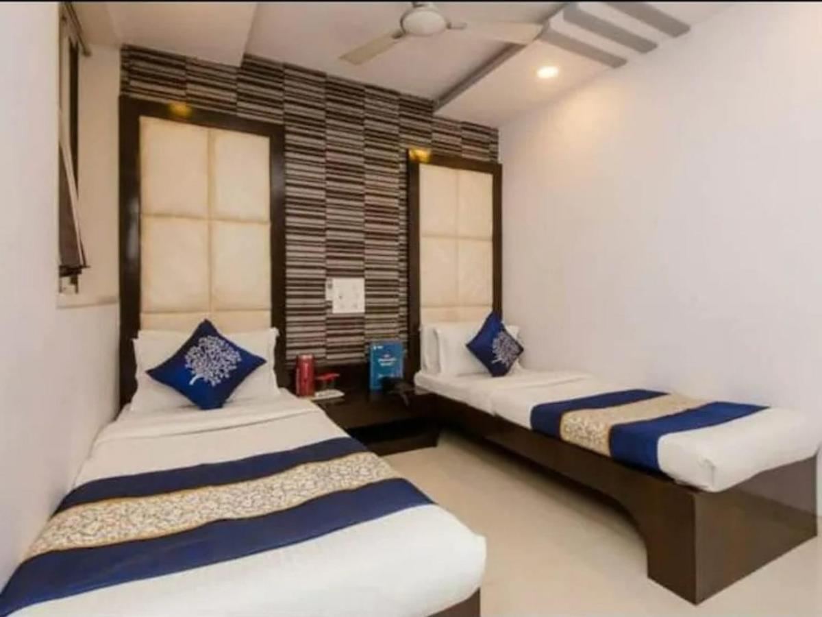 Hotel Fabexpress Satellite