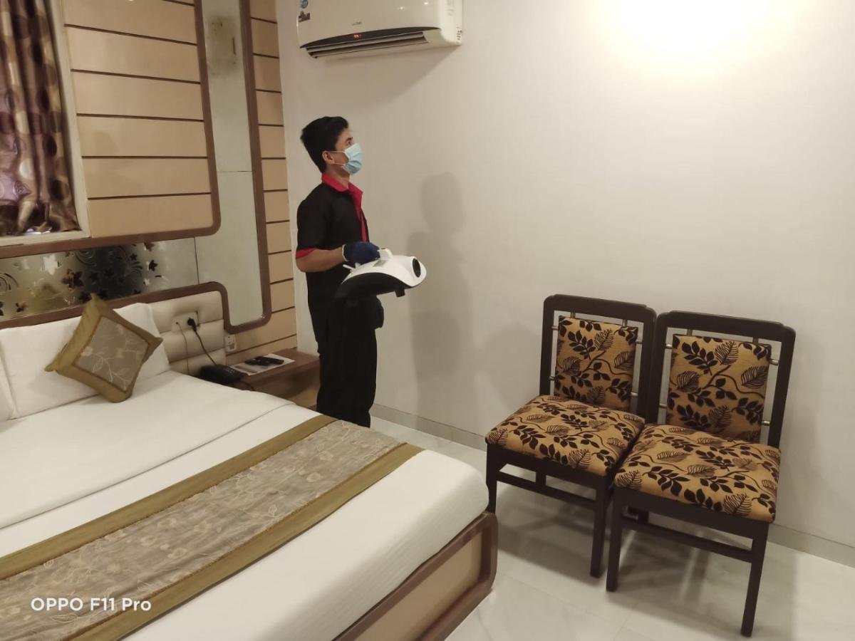 Hotel Fabexpress Satellite