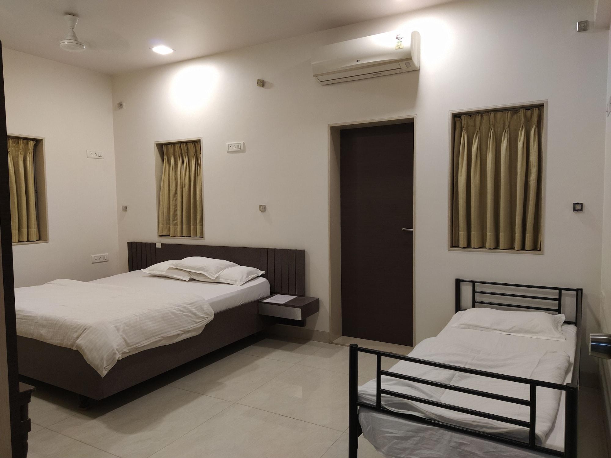 Pals Hotel 2*